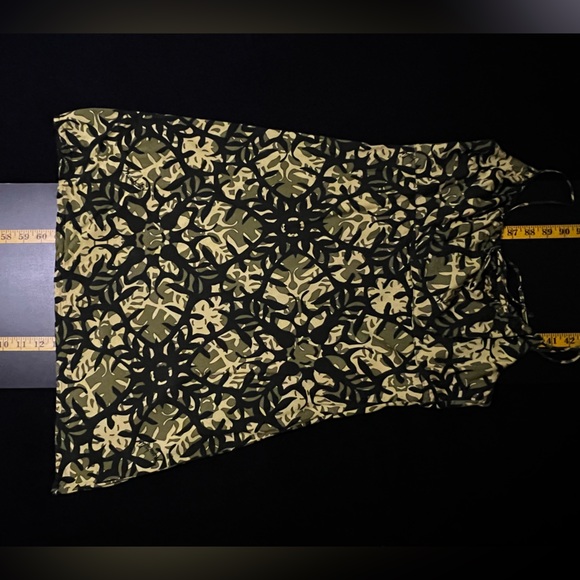 Manuhealii Green and Black Floral Dress - Picture 5 of 8